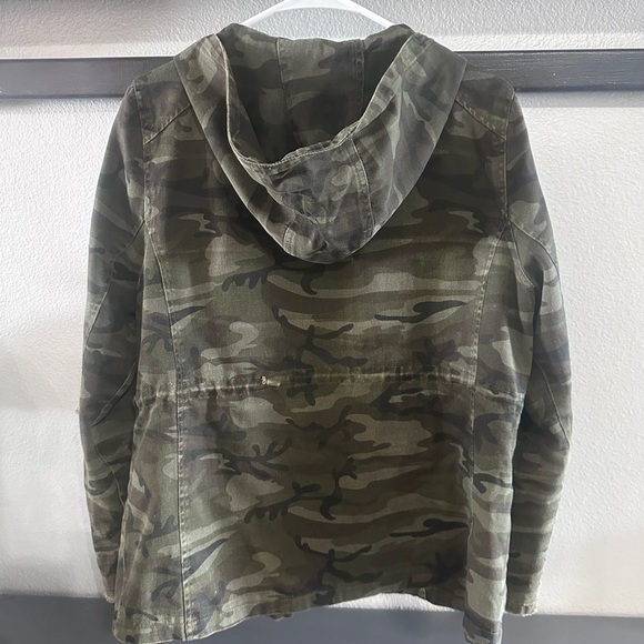 Zenana Outfitters women’s Camouflage Jacket - Picture 4 of 6